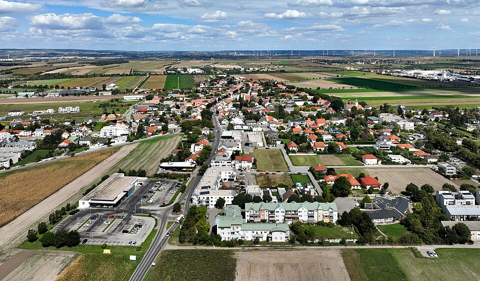 Stadtbild Gerasdorf bei Wien, Niederösterreich – Umzugsfirmen und Umzugsservice in der Region