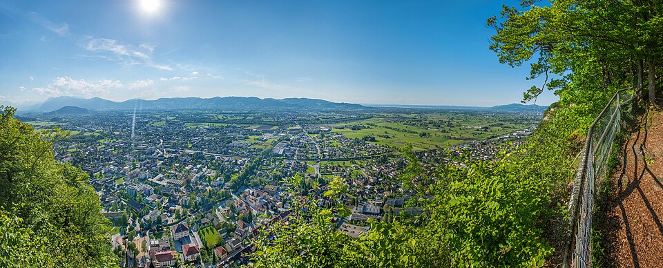 Stadtansicht von Hohenems in Vorarlberg – Umzugsunternehmen und Umzugsfirmen vor Ort finden